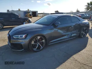 2018 Audi RS 5 z VIN WUAPWAF5XJA905267, wystawiony jako Copart lot #47817075 z przebiegiem 49 962 mil mil oraz Szkody całkowita. Historia ofert i sprzedaży dostępna na DreamBid. Obrazek 1.