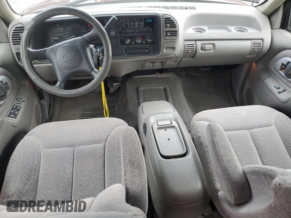 1996 Chevrolet Silverado 3500 z VIN 1GCHC33J4TF013660, wystawiony jako Copart lot #49332785 z przebiegiem 104 424 mil mil oraz Czysty tytuł • Clean title. Historia ofert i sprzedaży dostępna na DreamBid. Obrazek 8.