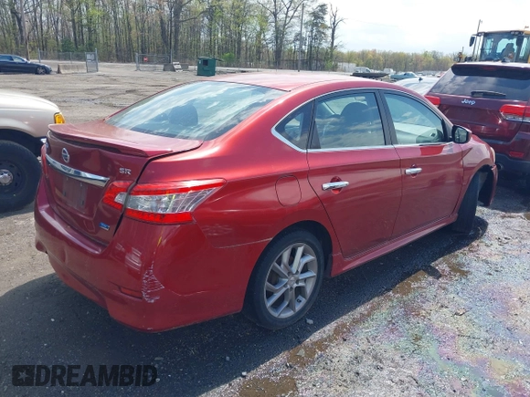 2014 Nissan Sentra SR z VIN 3N1AB7AP2EY302084, wystawiony jako IAAI lot #42034463 z przebiegiem 175 530 mil mil oraz . Historia ofert i sprzedaży dostępna na DreamBid. Obrazek 4.