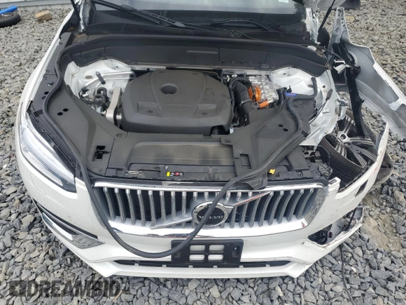 2024 Volvo XC90 Ultimate Bright Theme z VIN YV4H60CF8R1159757, wystawiony jako Copart lot #72123454 z przebiegiem Nie podano mil oraz Szkoda całkowita • Salvage title. Historia ofert i sprzedaży dostępna na DreamBid. Obrazek 13.