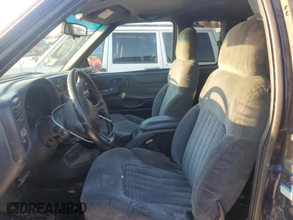 2001 Chevrolet S-10 LS with VIN 1GCCT19W918144487, listed as a Copart auction lot 84958094 with 0 mi miles and Salvage Title. Bid and sale history available at carsss.com. Image 7.