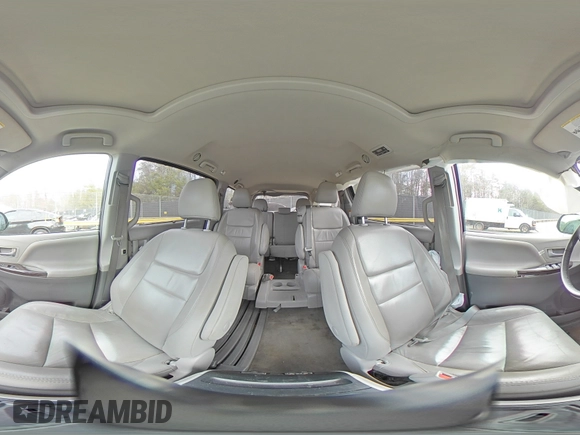2018 Toyota Sienna XLE Auto Access Seat with VIN 5TDYZ3DC3JS934053, listed as a Copart auction lot 49900085 with 153,121 mi miles and Salvage title. Bid and sale history available at DreamBid. Image 13.