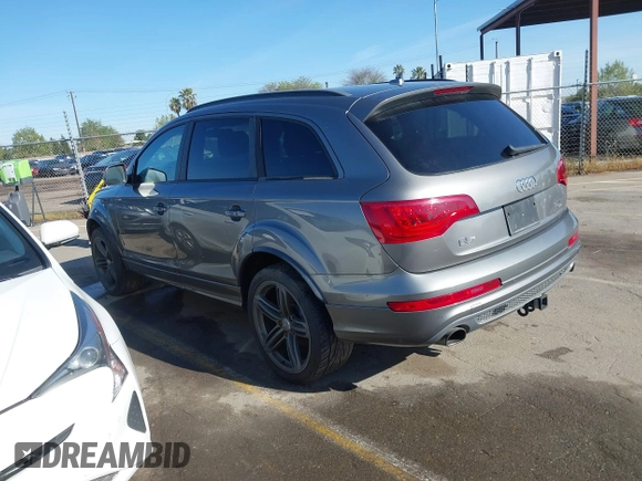 2014 Audi Q7 3.0T S line Prestige with VIN WA1DGAFE2ED009086, listed as a IAAI auction lot 41824179 with 136,899 mi miles. Bid and sale history available at carsss.com. Image 3.