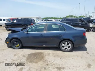 2009 Volkswagen Jetta SE с VIN 3VWRM71K39M080809, выставлен на аукционе IAAI как лот 42248542 с пробегом 71 517 миль миль и . История ставок и продаж доступна на DreamBid. Изображение 13.
