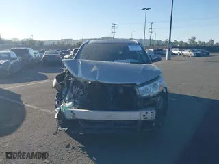 2014 Toyota Highlander XLE with VIN 5TDKKRFHXES024685, listed as a IAAI auction lot 41548281 with 160,000 mi miles. Bid and sale history available at carsss.com. Image 13.
