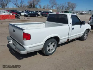 1998 GMC Sonoma with VIN 1GTCS1443W8543587, listed as a IAAI auction lot 41810870 with 164,342 mi miles. Bid and sale history available at carsss.com. Image 4.