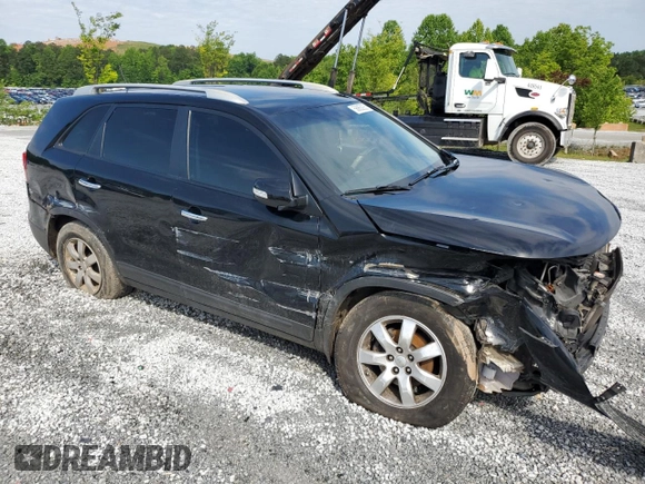 2013 Kia Sorento LX с VIN 5XYKT4A20DG327795, выставлен на аукционе Copart как лот 56863935 с пробегом Не указан миль и Списание • Salvage title. История ставок и продаж доступна на DreamBid. Изображение 4.