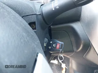 2017 Nissan Versa SV z VIN 3N1CN7AP1HL895731, wystawiony jako IAAI lot #42279393 z przebiegiem 94 040 mil mil oraz . Historia ofert i sprzedaży dostępna na DreamBid. Obrazek 11.