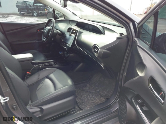 2020 Toyota Prius L Eco with VIN JTDKARFU5L3117919, listed as a IAAI auction lot 41686815 with 154,128 mi miles. Bid and sale history available at carsss.com. Image 5.