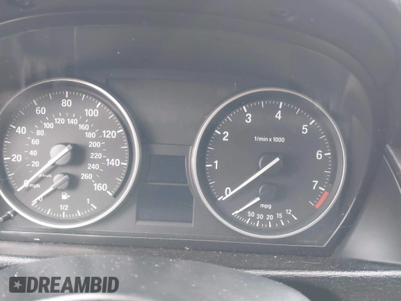 2014 BMW X1 xDrive28i z VIN WBAVL1C54EVY23533, wystawiony jako IAAI lot #41949759 z przebiegiem Nie podano mil oraz . Historia ofert i sprzedaży dostępna na DreamBid. Obrazek 15.