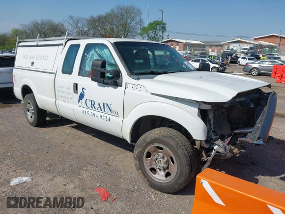 2015 Ford Super Duty F-250 SRW XLT with VIN 1FT7X2B69FEA73967, listed as a IAAI auction lot 41977446 with 270,442 mi miles. Bid and sale history available at carsss.com. Image 1.