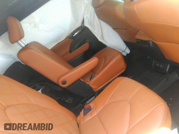 2023 Toyota Highlander L z VIN 5TDKDRAH7PS047667, wystawiony jako IAAI lot #42346321 z przebiegiem 24 917 mil mil oraz . Historia ofert i sprzedaży dostępna na DreamBid. Obrazek 8.