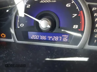 2010 Honda Civic LX-S z VIN 2HGFA1F65AH520380, wystawiony jako IAAI lot #42388957 z przebiegiem 200 786 mil mil oraz . Historia ofert i sprzedaży dostępna na DreamBid. Obrazek 15.