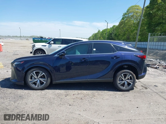 2024 Lexus RX 350 z VIN JTJCHMAA5R2015211, wystawiony jako IAAI lot #42048604 z przebiegiem 4 441 mil mil oraz . Historia ofert i sprzedaży dostępna na DreamBid. Obrazek 14.