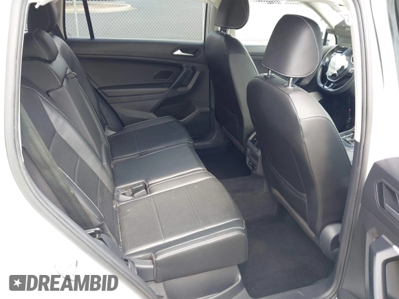 2021 Volkswagen Tiguan SE z VIN 3VV2B7AX5MM057743, wystawiony jako IAAI lot #42471192 z przebiegiem 80 133 mil mil oraz . Historia ofert i sprzedaży dostępna na DreamBid. Obrazek 8.