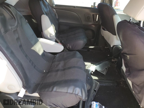 2018 Toyota Sienna XLE with VIN 5TDDZ3DC6JS196196, listed as a Copart auction lot 60103275 with 71,209 mi miles and Salvage title. Bid and sale history available at DreamBid. Image 11.