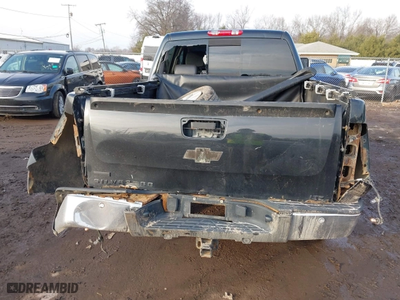 2009 Chevrolet Silverado 1500 LTZ with VIN 3GCEK33349G151522, listed as a IAAI auction lot 41489732 with 227,313 mi miles. Bid and sale history available at carsss.com. Image 16.