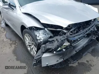 2019 Lexus LS 500 z VIN JTHB51FF3K5009078, wystawiony jako IAAI lot #42751612 z przebiegiem 47 527 mil mil oraz . Historia ofert i sprzedaży dostępna na DreamBid. Obrazek 19.