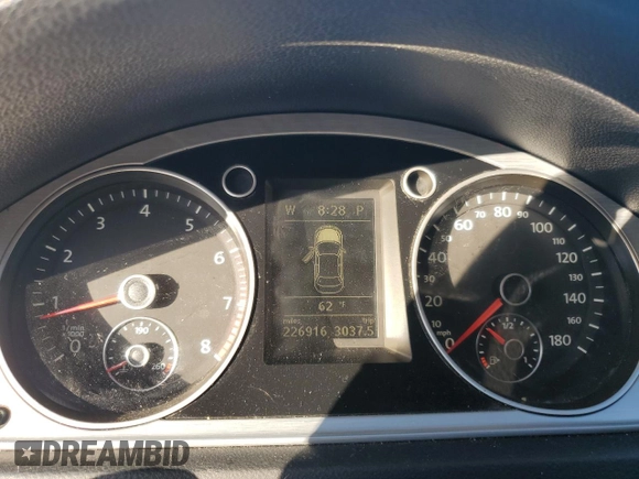2013 Volkswagen CC Sport z VIN WVWBN7AN8DE507962, wystawiony jako Copart lot #85047474 z przebiegiem 226 916 mil mil oraz Szkoda całkowita • Salvage title. Historia ofert i sprzedaży dostępna na DreamBid. Obrazek 9.