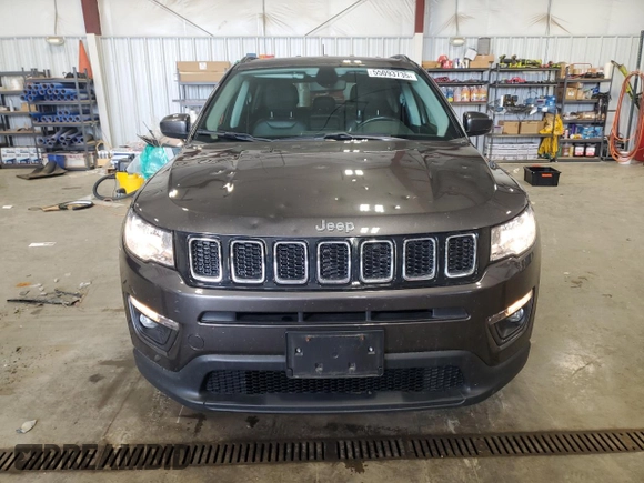 2018 Jeep Compass Latitude z VIN 3C4NJDBB0JT482336, wystawiony jako Copart lot #55093735 z przebiegiem 64 965 mil mil oraz Nie do naprawy. Historia ofert i sprzedaży dostępna na DreamBid. Obrazek 5.