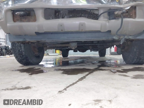 2000 Ford Excursion Limited с VIN 1FMSU43F8YED45694, выставлен на аукционе IAAI как лот 41547949 с пробегом 234 845 миль миль и . История ставок и продаж доступна на DreamBid. Изображение 19.