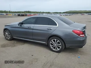 2017 Mercedes-Benz C 300 z VIN 55SWF4KB6HU195211, wystawiony jako Copart lot #58713615 z przebiegiem 87 742 mil mil oraz Szkoda całkowita • Salvage title. Historia ofert i sprzedaży dostępna na DreamBid. Obrazek 2.