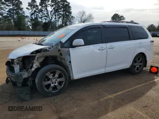 2017 Toyota Sienna SE with VIN 5TDXZ3DC4HS801078, listed as a Copart auction lot 48066575 with 165,313 mi miles and Salvage Title. Bid and sale history available at carsss.com. Image 1.