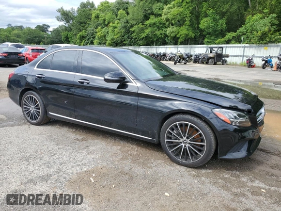 2021 Mercedes-Benz C 300 z VIN W1KWF8DB3MR652122, wystawiony jako Copart lot #58730185 z przebiegiem 56 599 mil mil oraz Szkoda całkowita • Salvage title. Historia ofert i sprzedaży dostępna na DreamBid. Obrazek 4.