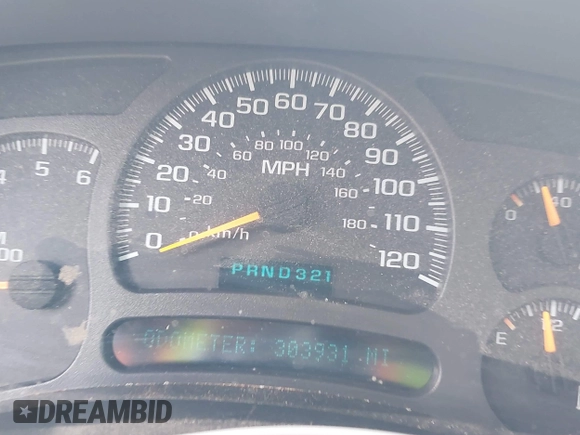 2004 Chevrolet Suburban Z71 z VIN 3GNFK16Z74G158523, wystawiony jako IAAI lot #42495502 z przebiegiem 303 931 mil mil oraz . Historia ofert i sprzedaży dostępna na DreamBid. Obrazek 7.