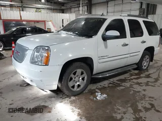 2008 GMC Yukon Denali z VIN 1GKFK63838J191268, wystawiony jako IAAI lot #41586712 z przebiegiem 206 128 mil mil oraz . Historia ofert i sprzedaży dostępna na DreamBid. Obrazek 2.