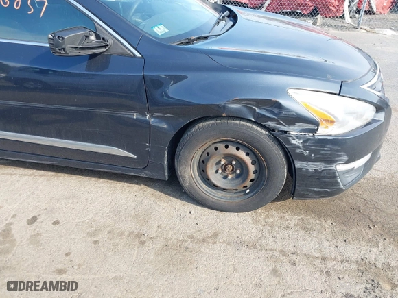 2015 Nissan Altima 2.5 with VIN 1N4AL3AP0FC124842, listed as a IAAI auction lot 42066237 with 147,853 mi miles. Bid and sale history available at carsss.com. Image 13.