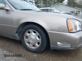 2002 Cadillac DeVille z VIN 1G6KD54Y32U108623, wystawiony jako IAAI lot #41957171 z przebiegiem 136 941 mil mil oraz . Historia ofert i sprzedaży dostępna na DreamBid. Obrazek 6.