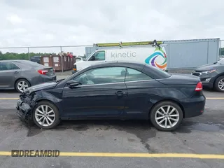 2015 Volkswagen Eos Komfort with VIN WVWBW8AH5FV004034, listed as a IAAI auction lot 41981978 with 106,450 mi miles and . Bid and sale history available at DreamBid. Image 14.