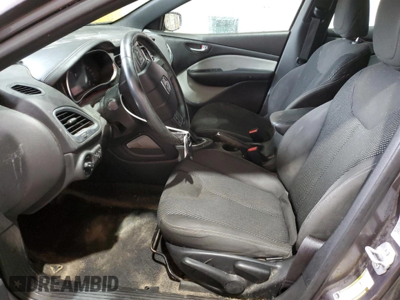 2015 Dodge Dart SXT z VIN 1C3CDFBB0FD410905, wystawiony jako Copart lot #56023845 z przebiegiem 229 477 mil mil oraz Szkoda całkowita • Salvage title. Historia ofert i sprzedaży dostępna na DreamBid. Obrazek 7.