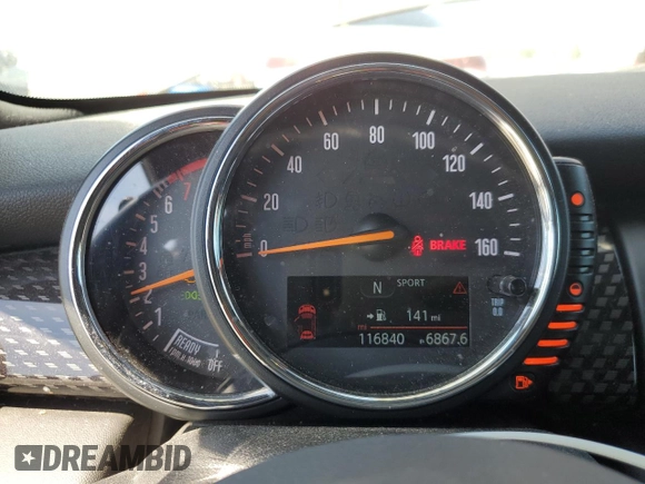 2016 MINI Hardtop 4 Door S z VIN WMWXU3C5XG2B62714, wystawiony jako Copart lot #50371305 z przebiegiem 116 840 mil mil oraz Szkoda całkowita • Salvage title. Historia ofert i sprzedaży dostępna na DreamBid. Obrazek 9.