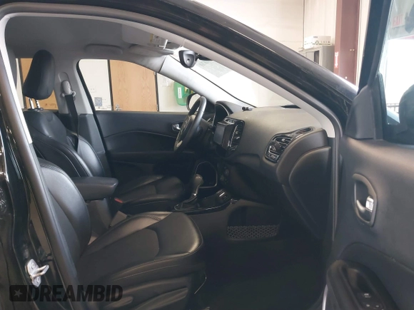 2018 Jeep Compass Latitude with VIN 3C4NJCBB7JT327485, listed as a IAAI auction lot 41808768 with 75,383 mi miles and . Bid and sale history available at DreamBid. Image 5.