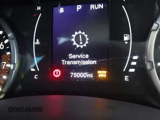 2020 Jeep Renegade Latitude z VIN ZACNJBBB3LPL87460, wystawiony jako IAAI lot #41547700 z przebiegiem 75 000 mil mil oraz . Historia ofert i sprzedaży dostępna na DreamBid. Obrazek 16.