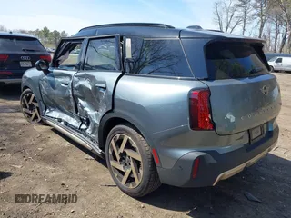 2025 MINI Countryman z VIN WMZ23GA02S7P85607, wystawiony jako IAAI lot #41982065 z przebiegiem 5269 mil mil oraz . Historia ofert i sprzedaży dostępna na DreamBid. Obrazek 3.