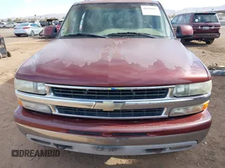 2000 Chevrolet Suburban LT with VIN 3GNFK16T6YG197248, listed as a IAAI auction lot 41624697 with 205,651 mi miles. Bid and sale history available at carsss.com. Image 6.