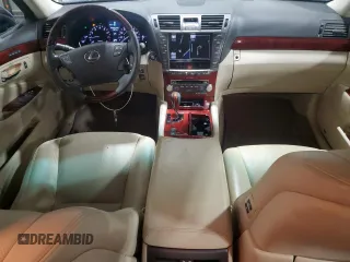 2011 Lexus LS 460 z VIN JTHCL5EF6B5009790, wystawiony jako Copart lot #43873435 z przebiegiem 172 242 mil mil oraz Szkoda całkowita • Salvage title. Historia ofert i sprzedaży dostępna na DreamBid. Obrazek 8.
