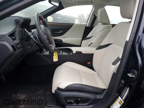 2024 Lexus ES 300h Luxury with VIN 58AEA1C11RU039414, listed as a Copart auction lot 86206254 with 5,009 mi miles and Salvage title. Bid and sale history available at DreamBid. Image 7.