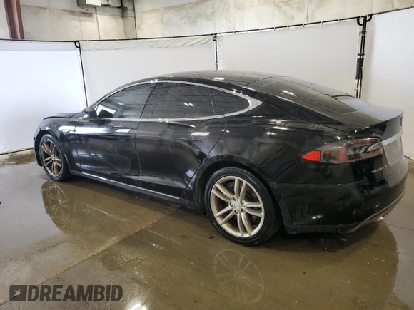 2014 Tesla Model S 60 z VIN 5YJSA1H13EFP52938, wystawiony jako Copart lot #56050055 z przebiegiem 125 376 mil mil oraz Czysty tytuł • Clean title. Historia ofert i sprzedaży dostępna na DreamBid. Obrazek 2.