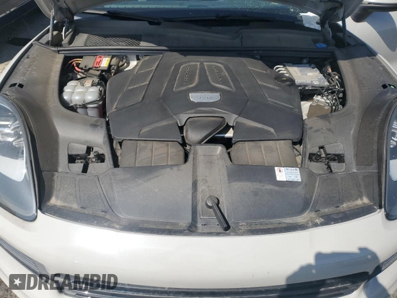 2021 Porsche Cayenne z VIN WP1AA2AY0MDA00689, wystawiony jako Copart lot #54452105 z przebiegiem 35 799 mil mil oraz Szkoda całkowita • Salvage title. Historia ofert i sprzedaży dostępna na DreamBid. Obrazek 12.