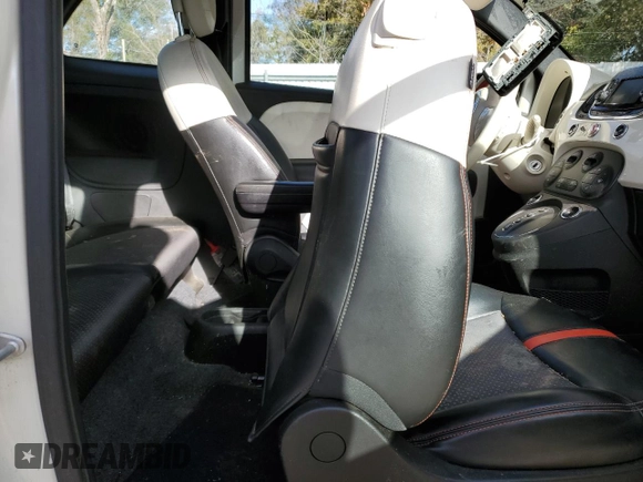 2017 FIAT 500e z VIN 3C3CFFGE7HT633047, wystawiony jako Copart lot #87246084 z przebiegiem 38 963 mil mil oraz Szkoda całkowita • Salvage title. Historia ofert i sprzedaży dostępna na DreamBid. Obrazek 10.