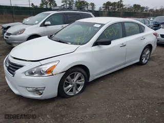 2013 Nissan Altima 2.5 S with VIN 1N4AL3AP3DC234703, listed as a IAAI auction lot 41927583 with 999,999 mi miles. Bid and sale history available at carsss.com. Image 2.