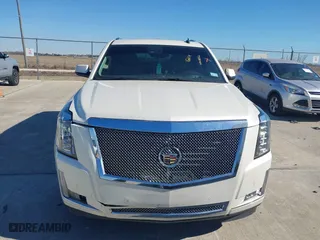 2015 Cadillac Escalade Luxury with VIN 1GYS3BKJ7FR303390, listed as a IAAI auction lot 41428556 with 152,978 mi miles. Bid and sale history available at carsss.com. Image 12.