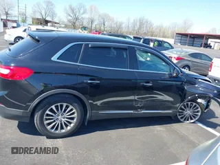 2018 Lincoln MKX Select with VIN 2LMPJ8KR1JBL15072, listed as a IAAI auction lot 41868951 with 125,743 mi miles. Bid and sale history available at carsss.com. Image 13.