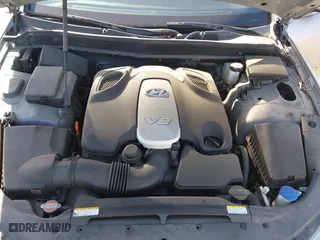 2009 Hyundai Genesis with VIN KMHGC46FX9U045182, listed as a IAAI auction lot 41936573 with 101,860 mi miles. Bid and sale history available at carsss.com. Image 10.