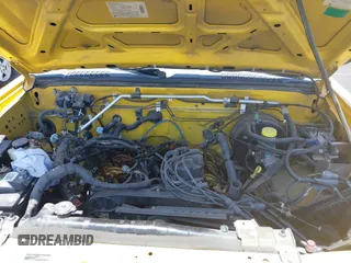 2001 Nissan Frontier SE z VIN 1N6ED27T61C355015, wystawiony jako IAAI lot #42381391 z przebiegiem Nie podano mil oraz . Historia ofert i sprzedaży dostępna na DreamBid. Obrazek 10.