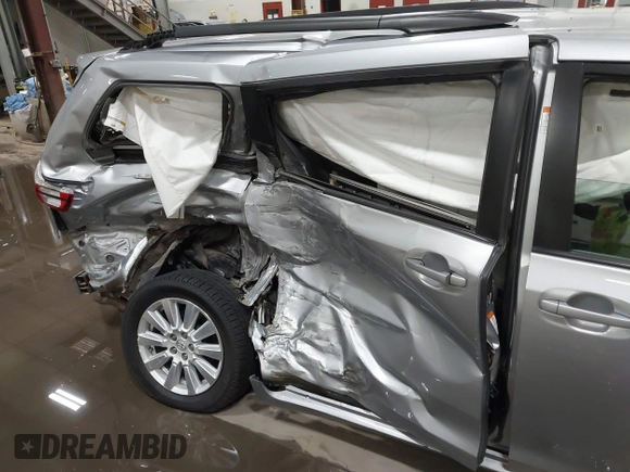 2017 Toyota Sienna LE with VIN 5TDJZ3DC9HS185755, listed as a IAAI auction lot 41838859 with 42,992 mi miles. Bid and sale history available at carsss.com. Image 6.